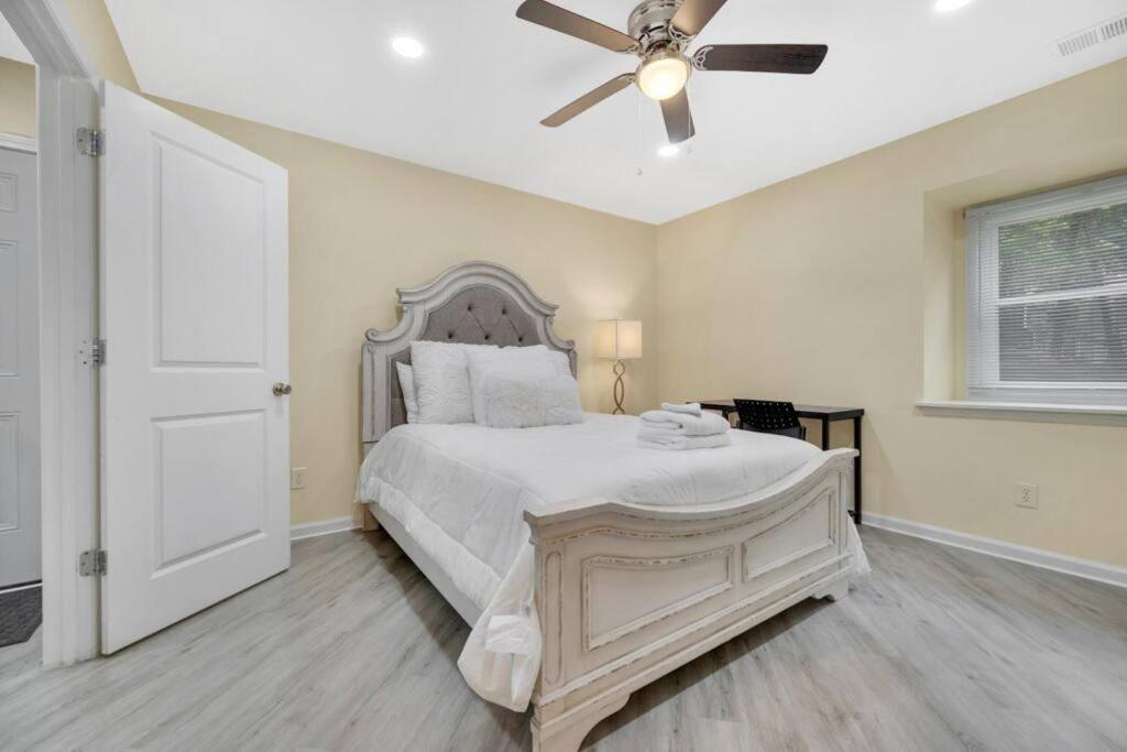 Cozy 2 Bedroom Duplex In Charlotte, Jacuzzi, Sleeps 6 Plus 2 ภายนอก รูปภาพ